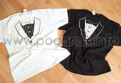 Тениска за ергенско парти с елементи тип костюм и папийонка